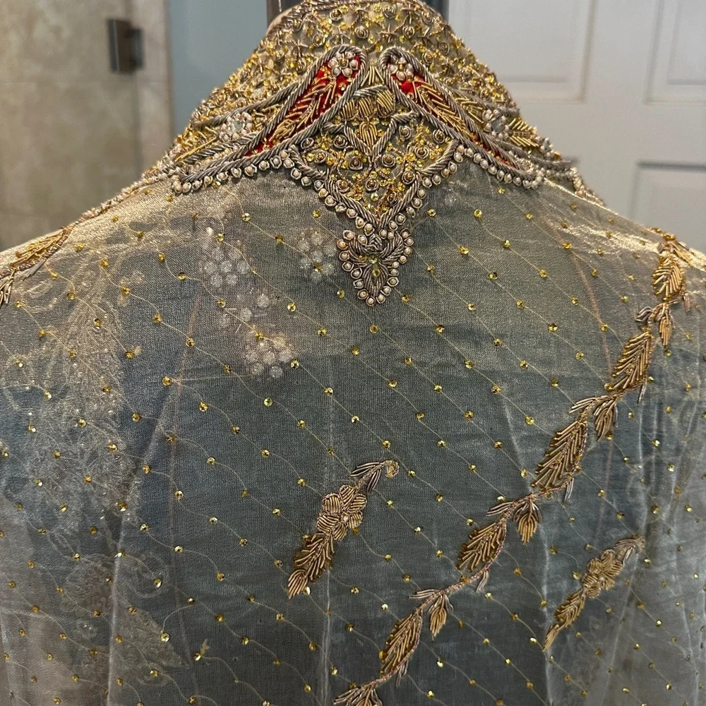 Beautiful emerald green custom made Indian bridal gown - Picture 13 of 13